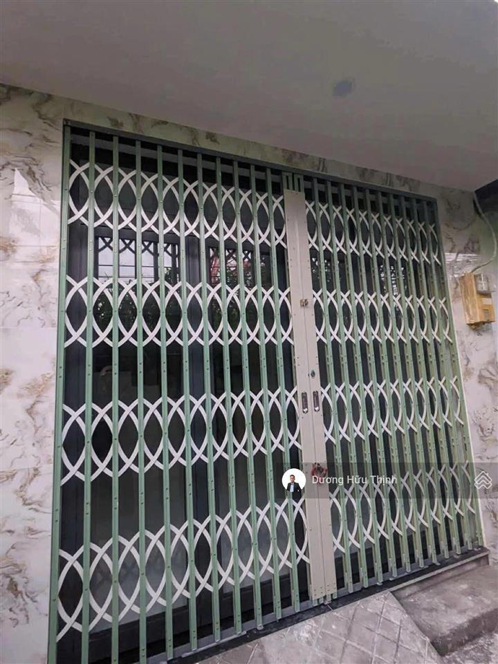 Giảm 300tr bán nhà 1 trệt 2 lầu vị trí trung tâm man thiện, quận 9 cũ