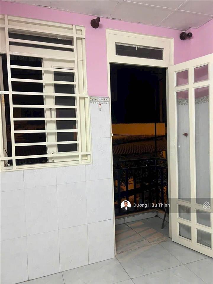 Nhà mặt tiền kinh doanh giá tốt chỉ 2.2 tỷ