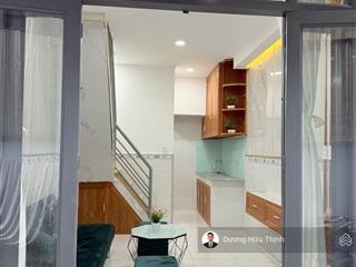 Nhà nhỏ xinh 2 tầng 23m2  gần ngã tư thủ đức