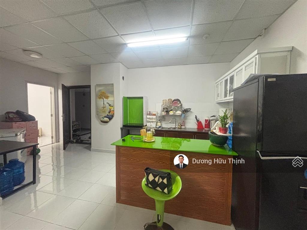 Kẹt tiền chú 7 bán căn hộ 2 pn ngay mặt tiền đường lê văn việt, man thiện trung tâm quận 9
