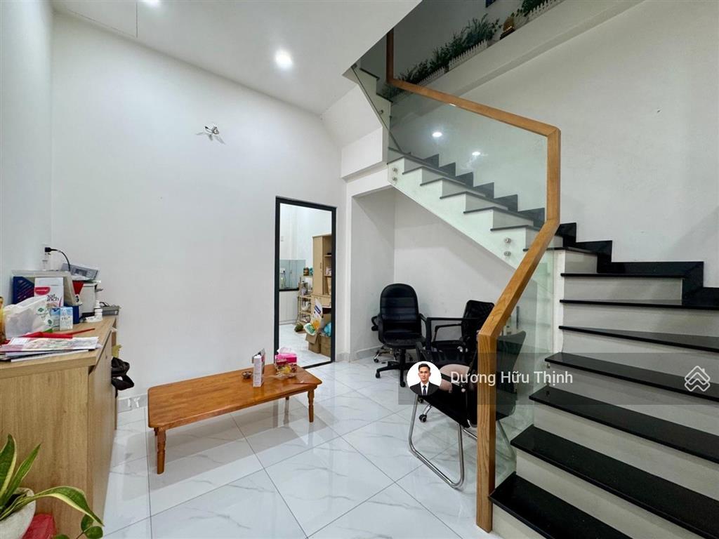 4,7tỷ siêu phẩm 3 tầng kdc cảng phú hữu đẳng cấp ngang chuẩn 4m hẽm xe tải 8m nhà xây mới 100%