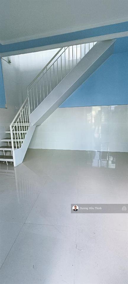 Chủ gấp bán giảm liên tục, giá mới chỉ 2,2 tỷ! nhà 2 tầng ngay chợ linh xuân!
