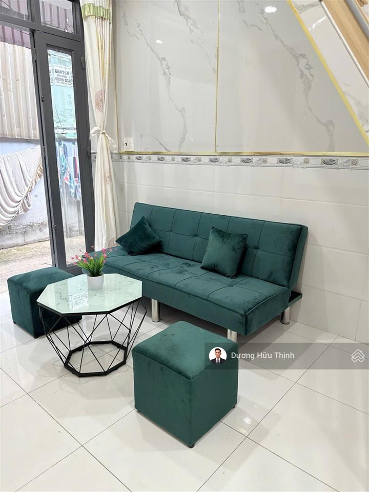 Chỉ 2,4 tỷ sở hữu nhà riêng 2 tầng, ngay gần ngã tư thủ đức!