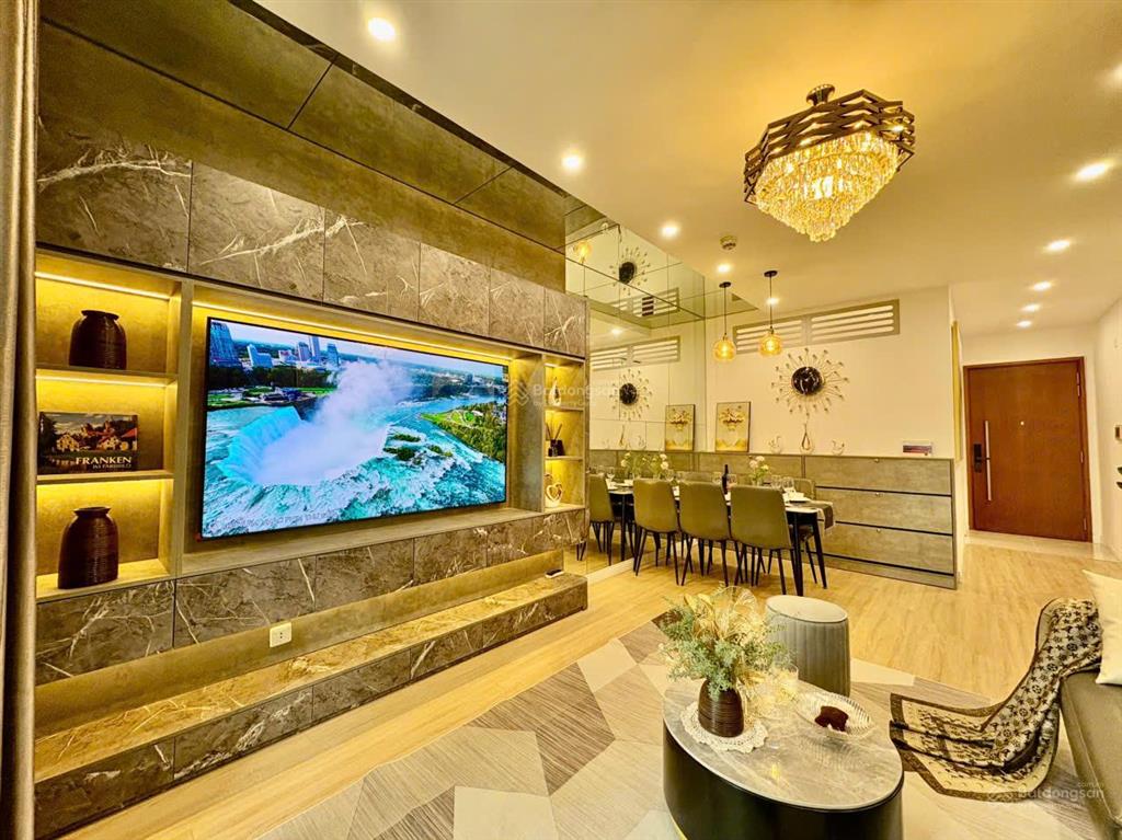 Chính chủ bán căn 3 ngủ 121 tòa 17t9 trung hòa nhân chính. giá 9,8 tỷ   0943 937 ***
