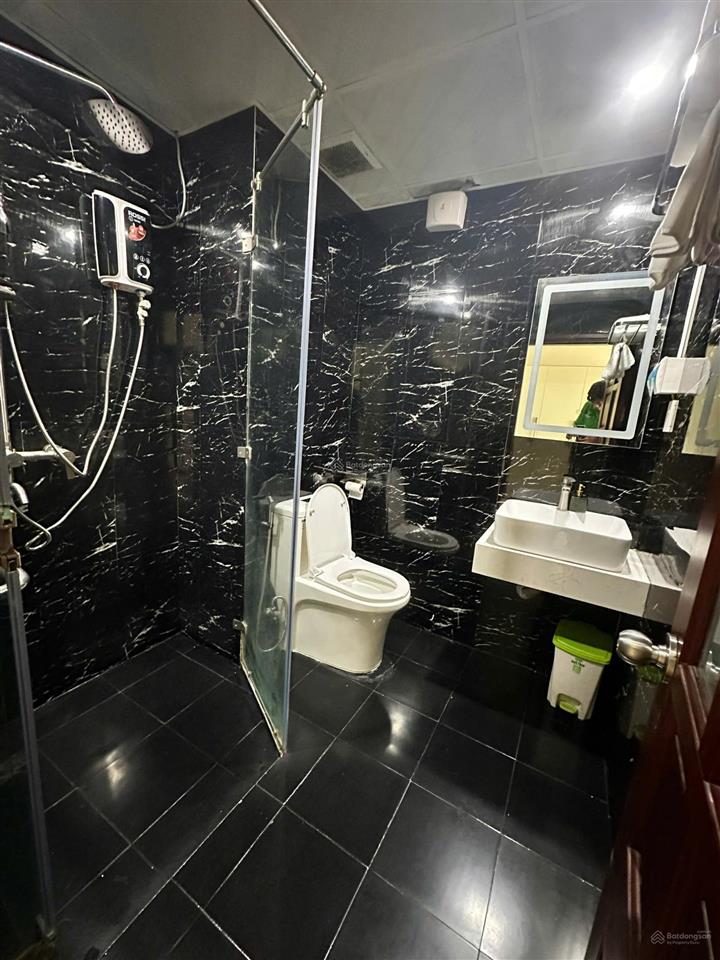 Cho thuê căn hộ 1pn cao cấp  đầy đủ nội thất ban công ngay cầu him lam