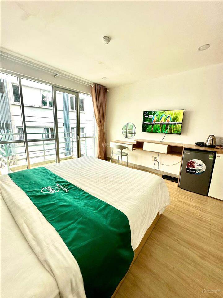 Cho thuê căn hộ 1pn cao cấp  đầy đủ nội thất ban công ngay cầu him lam