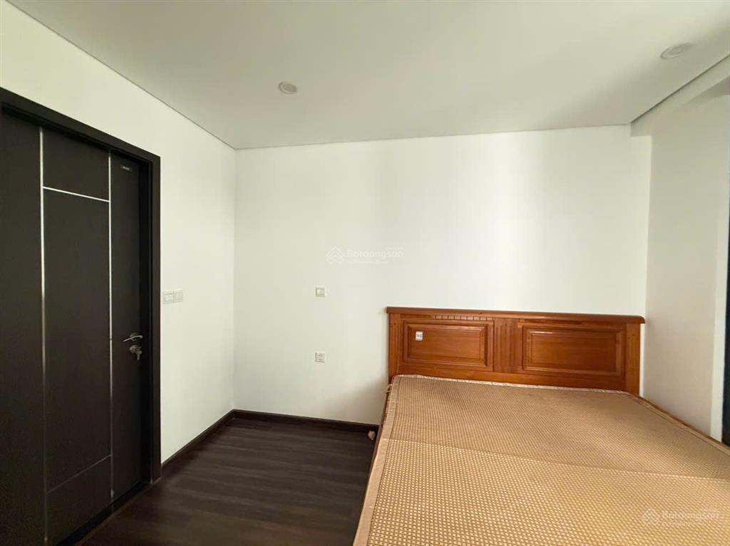 Chuyển nhượng căn hộ 2 ngủ 2 vệ sinh tầng thấp giá tốt tại hoàng huy sở dầu