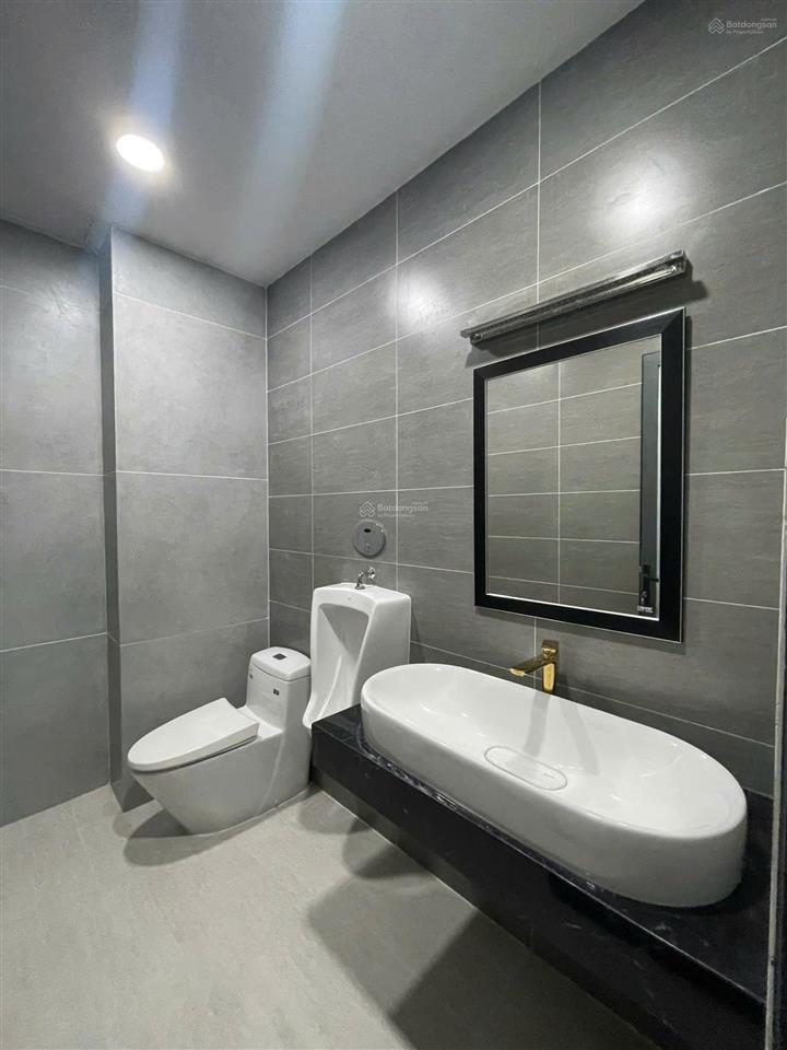 Cho thuê nhà mặt tiền đoạn 2 chiều 270a võ văn tần quận 3