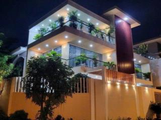 Biệt thự góc 2 mặt tiền 97a đường hoa đào, quận phú nhuận, ngang 10m