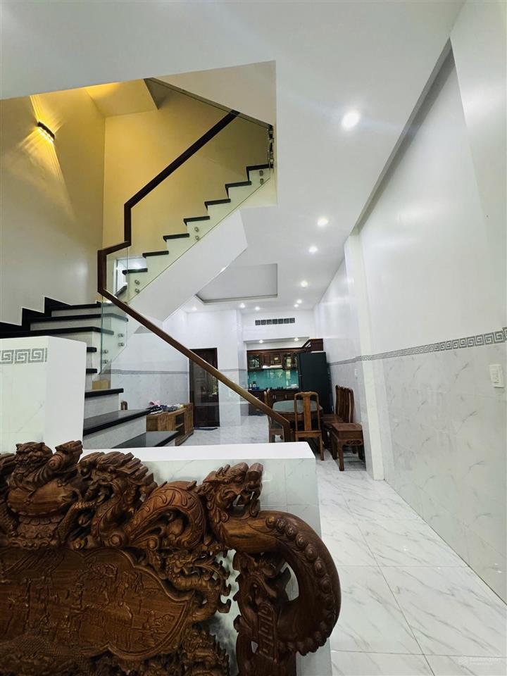 Giảm sâu nhà 4 tầng 78m2 xe hơi trong nhà 4pn giếng trời thoáng mát nội thất cao cấp hơn 7 tỷ