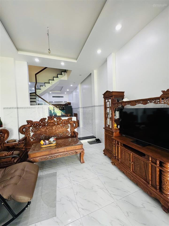 Giảm sâu nhà 4 tầng 78m2 xe hơi trong nhà 4pn giếng trời thoáng mát nội thất cao cấp hơn 7 tỷ