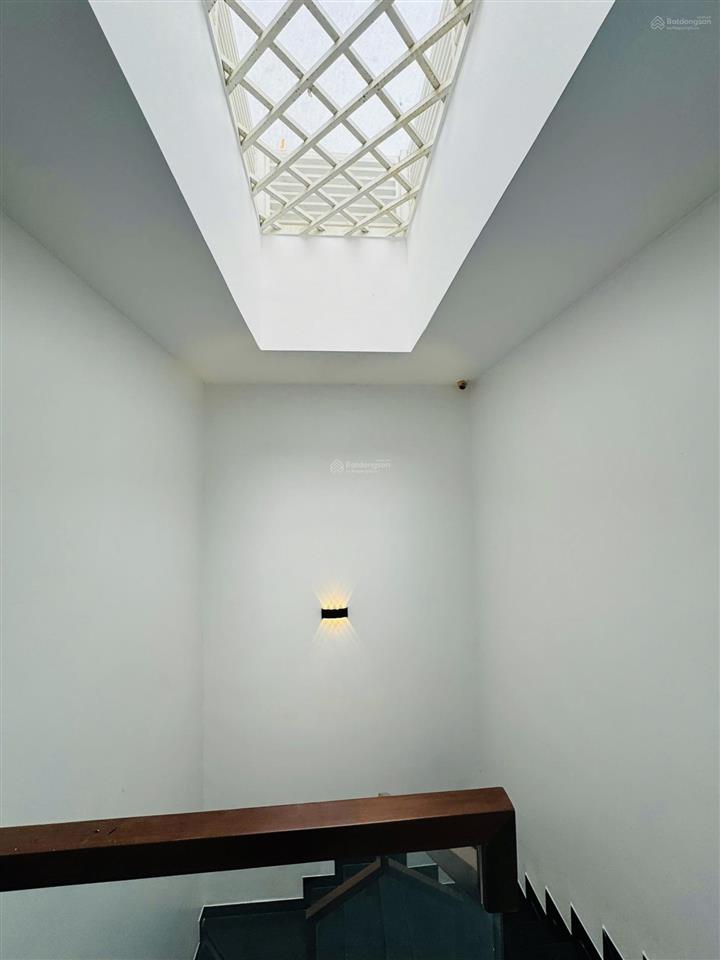 Giảm sâu nhà 4 tầng 78m2 xe hơi trong nhà 4pn giếng trời thoáng mát nội thất cao cấp hơn 7 tỷ