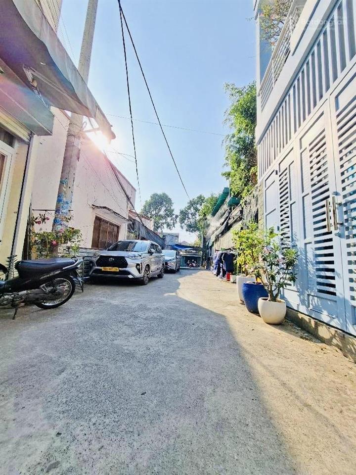 Cách mặt tiền linh đông 20m hẻm 6m thẳng trục 3 tầng kiên cố  xe hơi trong nhà nhỉnh 6 tỷ
