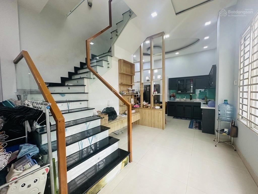 Nhà 2 tầng linh đông kề phạm văn đồng 76m2 ngang 6m xe hơi trong nhà sân vườn mát mẻ 6.9 tỷ tl