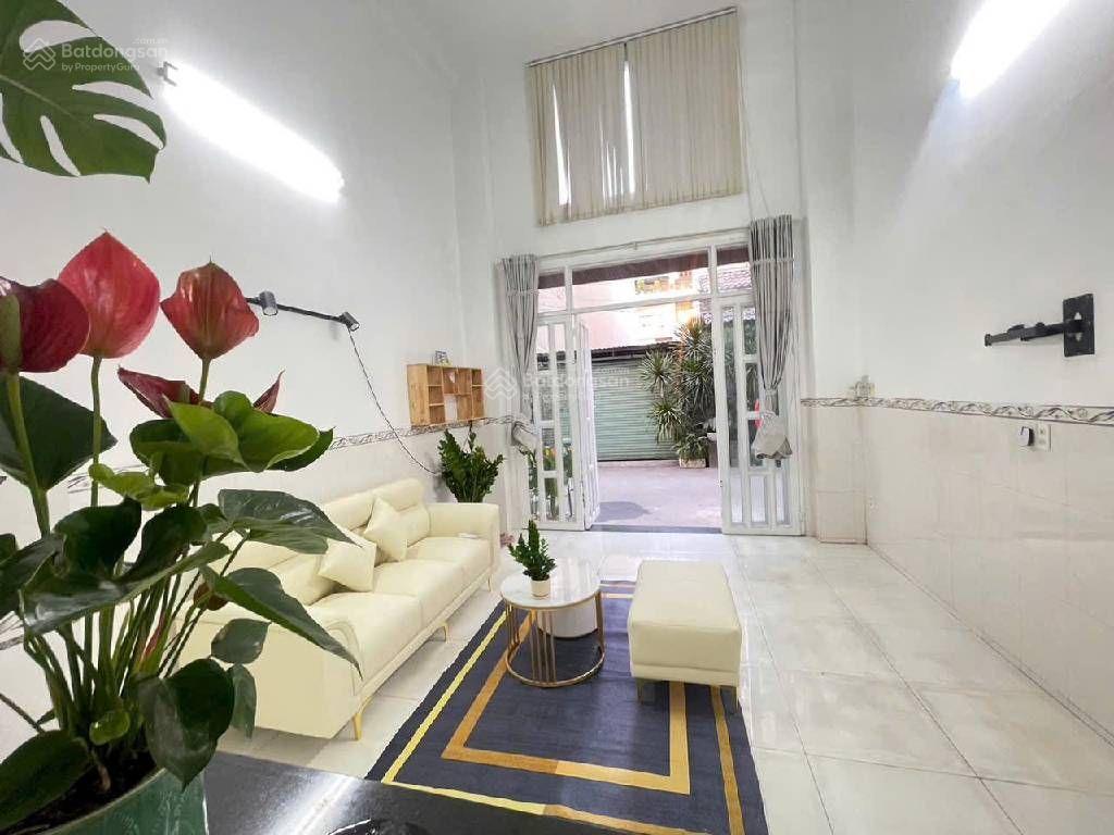 Nhà mới 3 tầng linh đông kề phạm văn đồng khu phân lô xe hơi né 6 tỷ hơn