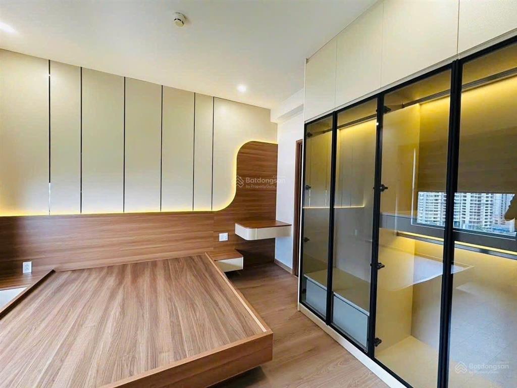 Cần bán gấp căn hộ saigon south (3pn) full nội thất, nhà đẹp view thoáng, nhà mới 99% giá tốt