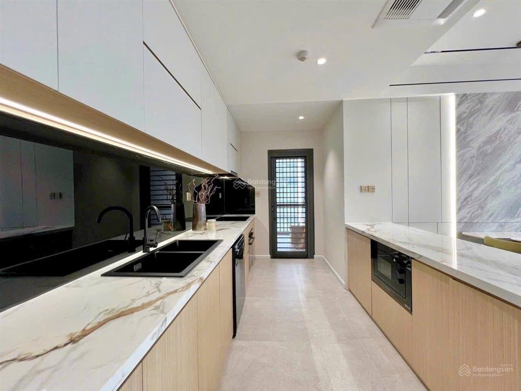 Cần bán gấp căn hộ saigon south (3pn) full nội thất, nhà đẹp view thoáng, nhà mới 99% giá tốt