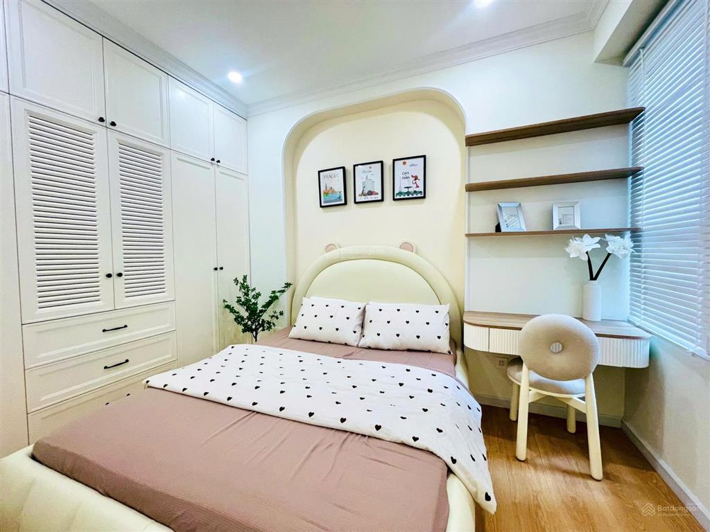 Giá cực tốt! bán căn hộ 2pn saigon south 71m2 chỉ 5.2 tỷ nhà đẹp, view cực thoáng.  0911 898 ***