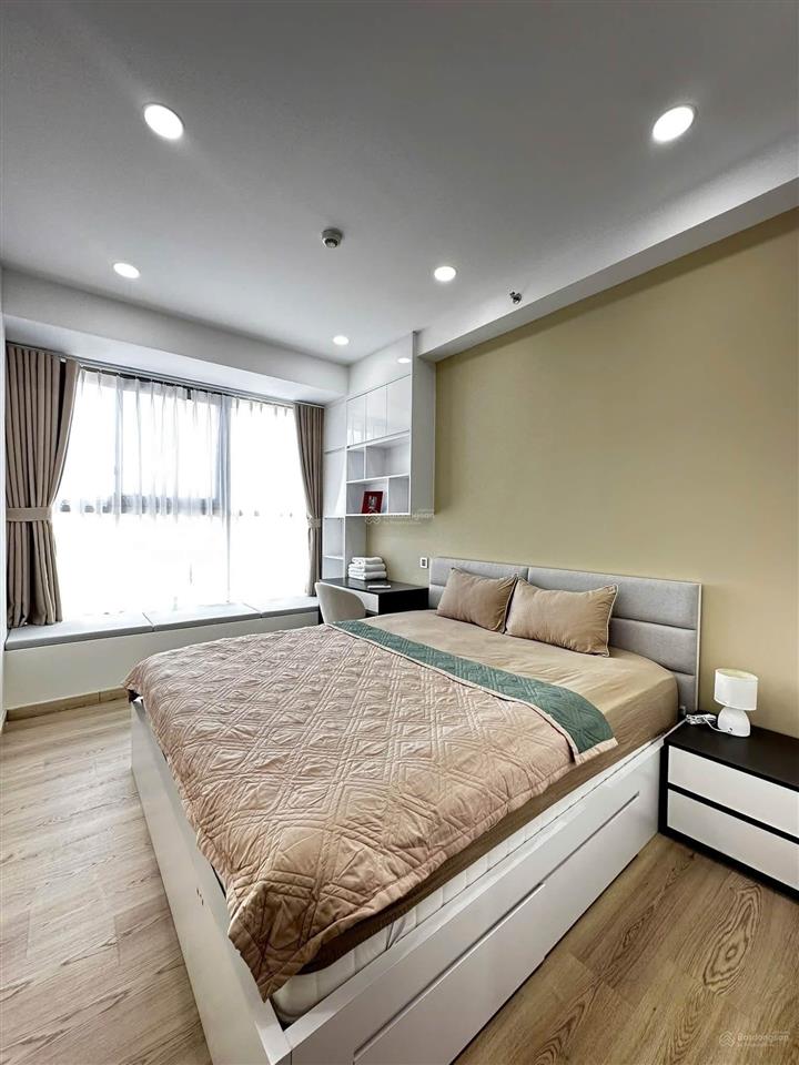 Cần bán gấp căn hộ saigon south (3pn) full nội thất, nhà đẹp view thoáng, nhà mới 99% giá tốt