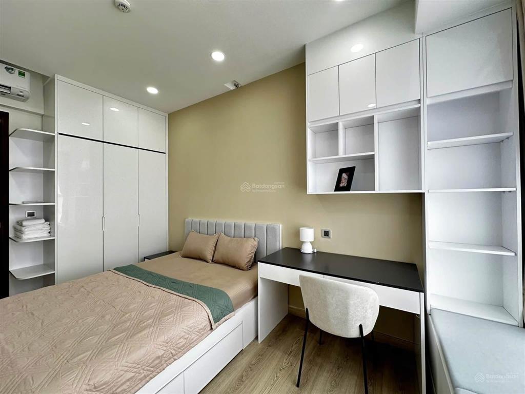Cần bán gấp căn hộ saigon south (3pn) full nội thất, nhà đẹp view thoáng, nhà mới 99% giá tốt