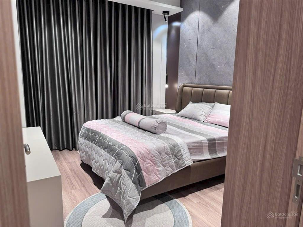 Chủ kẹt tiền bán gấp căn hộ saigon south residences trong tháng dt 75m2 full nội thất giá 5.250 tỷ
