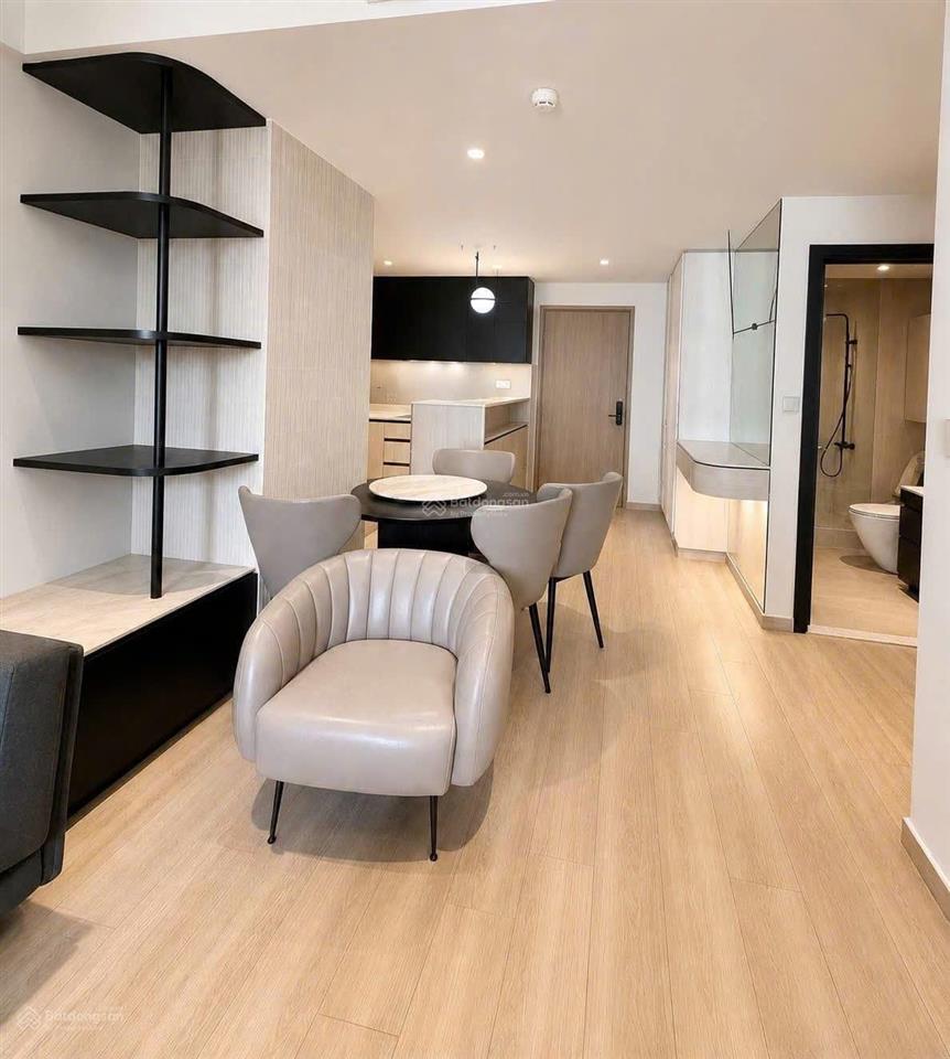 Chủ cần tiền cần bán gấp căn hộ 2pn saigon south residences  phú mỹ hưng dt 75m2 giá tốt 5.350 tỷ