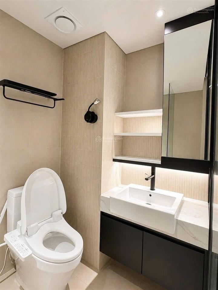 Chủ cần tiền cần bán gấp căn hộ 2pn saigon south residences  phú mỹ hưng dt 75m2 giá tốt 5.350 tỷ