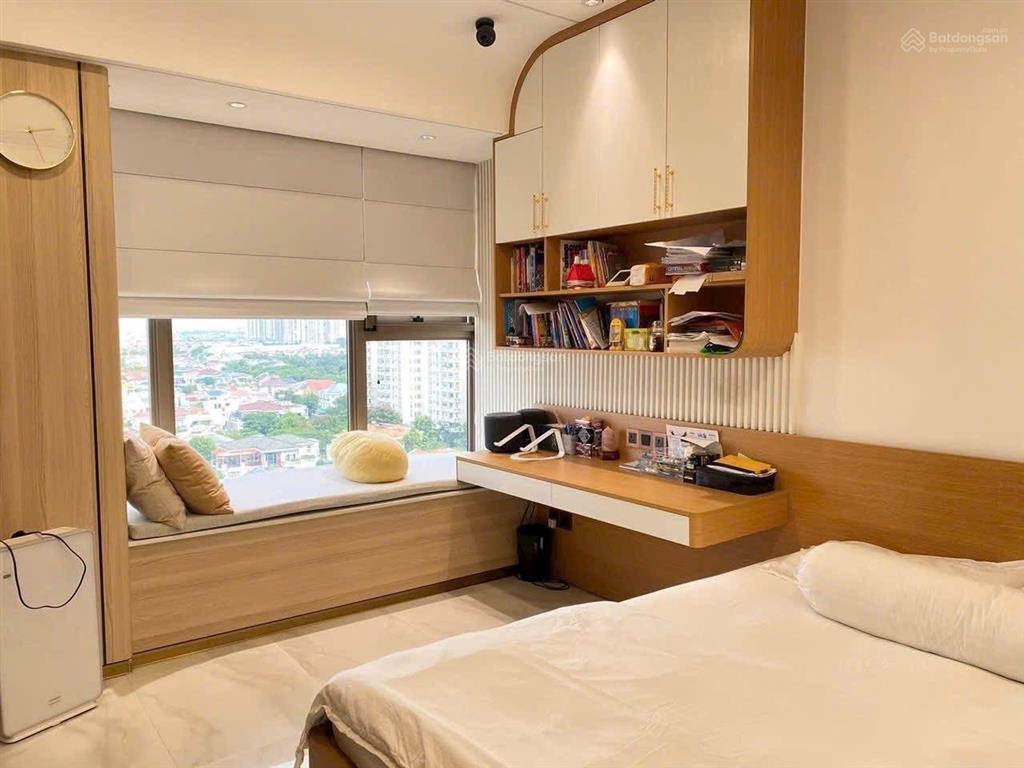 Chính chủ kẹt tiền cần bán căn hộ green valley 3pn 2wc nhà mới 99% full nội thất cao cấp giá 9,3 tỷ