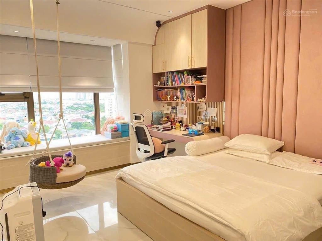 Chính chủ kẹt tiền cần bán căn hộ green valley 3pn 2wc nhà mới 99% full nội thất cao cấp giá 9,3 tỷ
