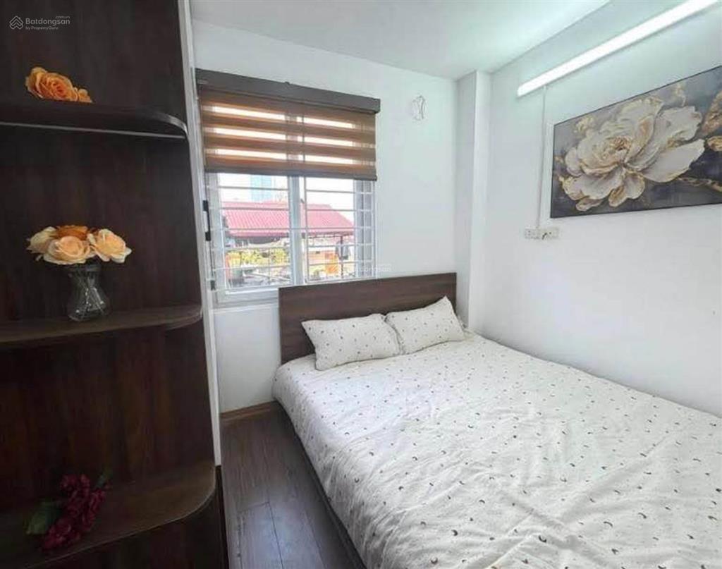 Nhỉnh 2 tỷ, nguyễn khánh toàn, 55m2, 2pn, thang máy, gần ô tô