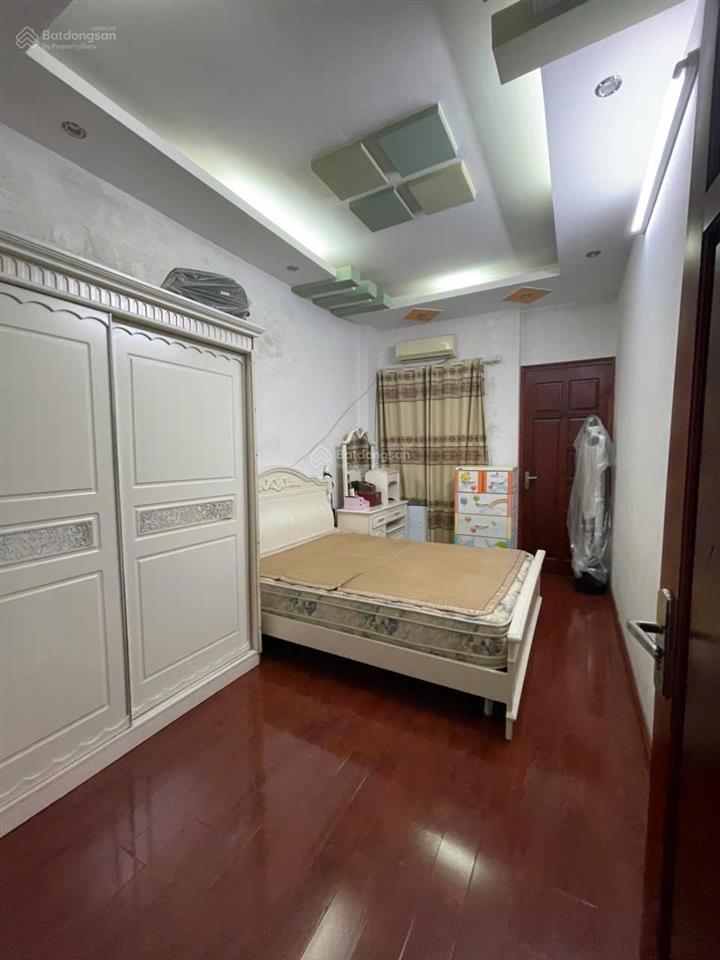 Hoàng quốc việt, 5 tầng bề thế, mt 6.7m, ô tô, nhỉnh 17 tỷ.