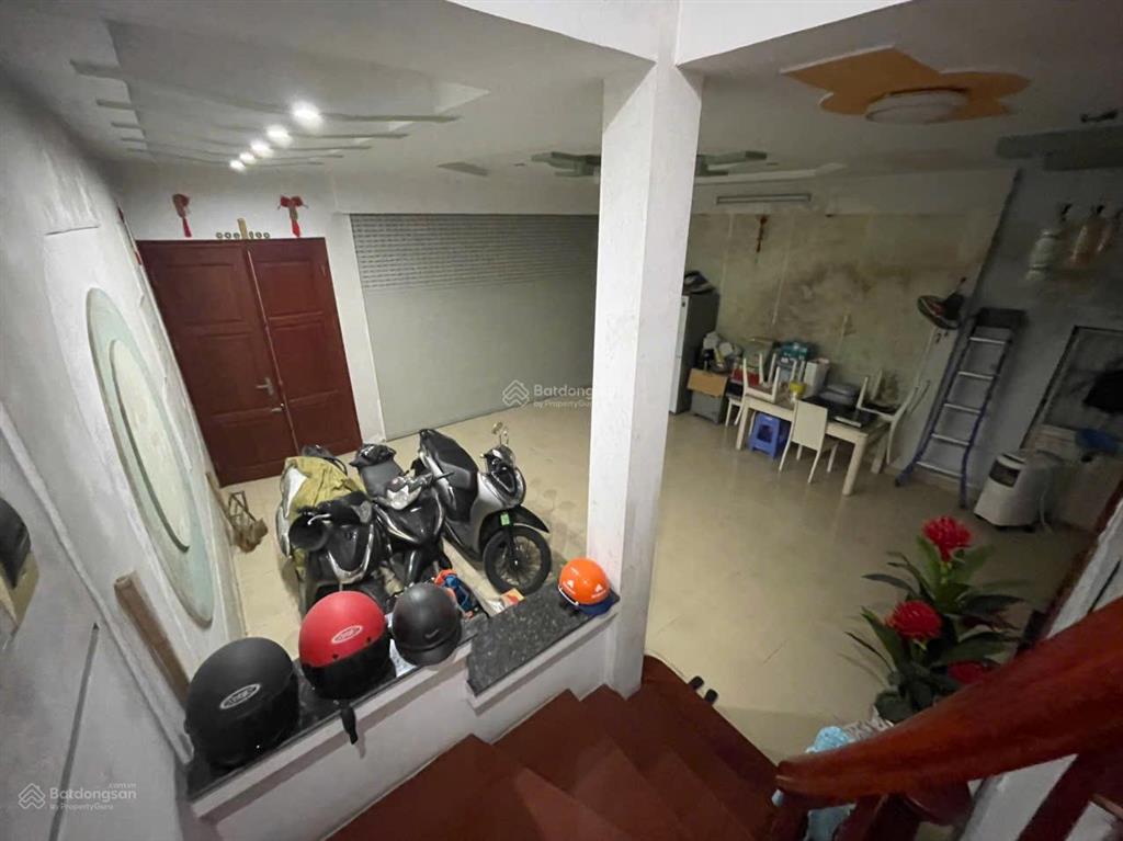 Hoàng quốc việt, 5 tầng bề thế, mt 6.7m, ô tô, nhỉnh 17 tỷ.