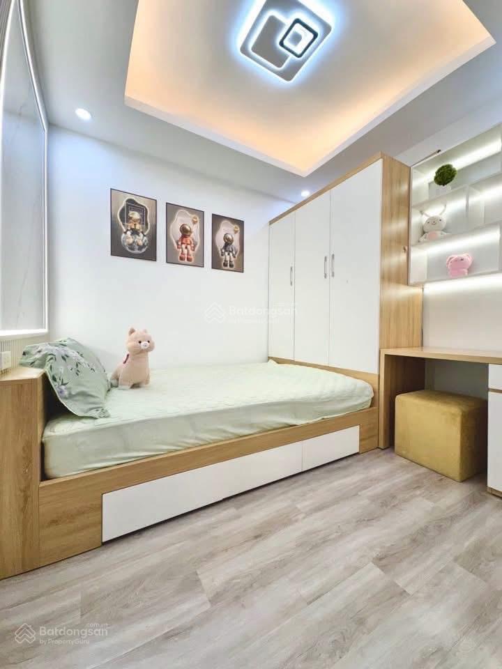 Nhỉnh 2 tỷ 55m 2 ngủ ngay trung tâm xuân thủy, cầu giấy.