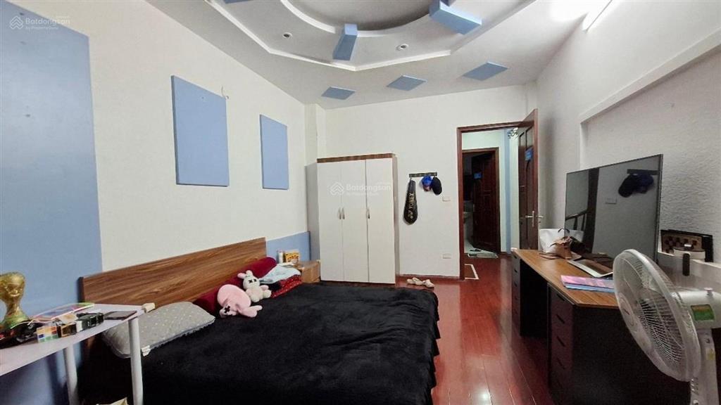 Bán nhà phân lô cán bộ trần cung, hoàng quốc việt, nghĩa đô, ô tô vào nhà 37m x 5 tầng 5pn 13,9 tỷ