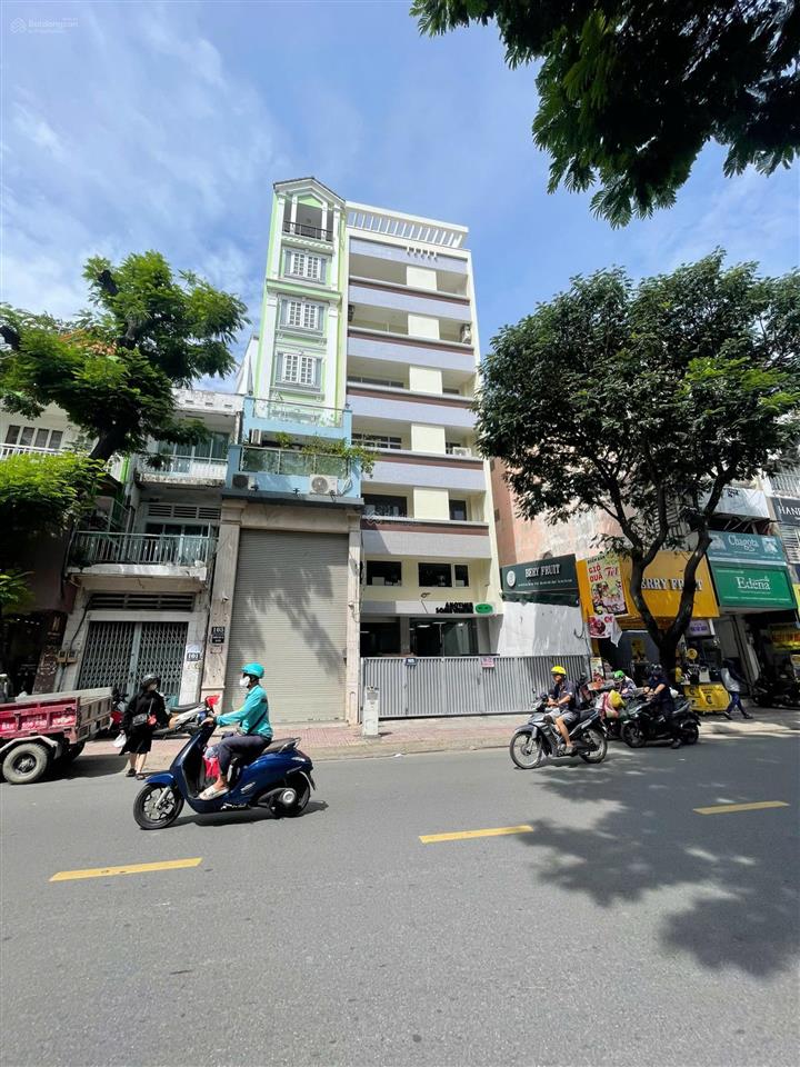 Cần tiền bán mt nguyễn gia trí  8x13m  cn 106m  ctxd hầm 6 tầng  bán 25 tỷ