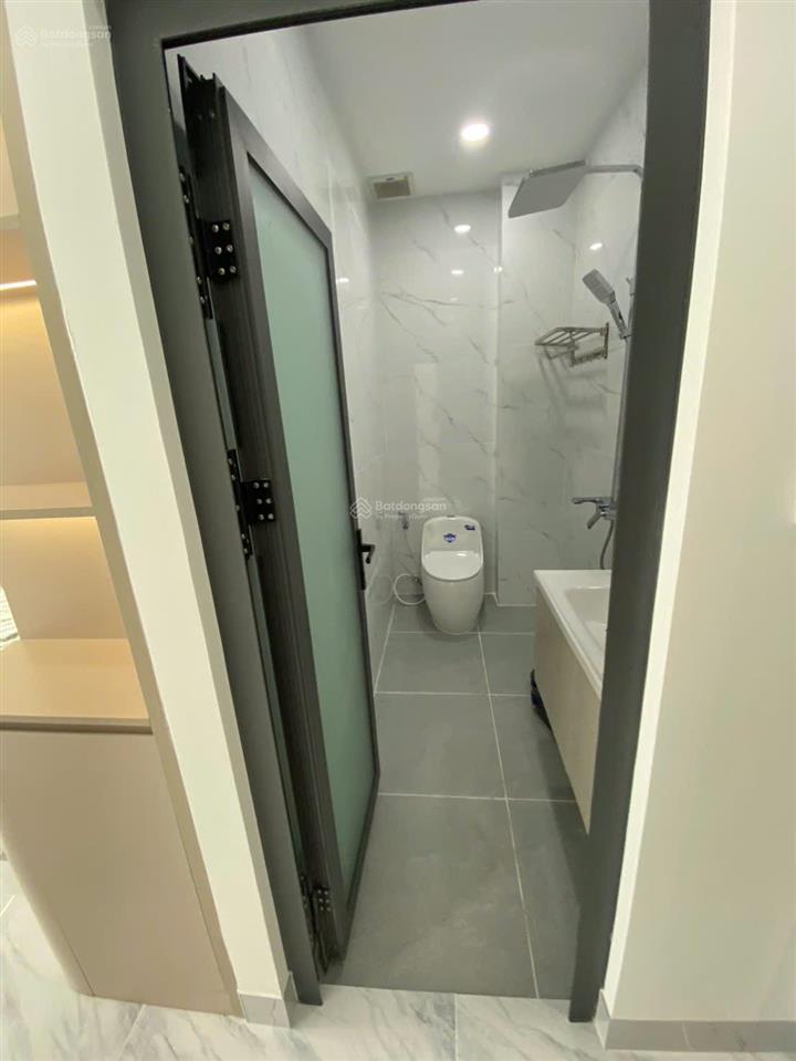 Nhà mới xây  vào ở ngay. full nội thất. shr. cc trong ngày. mua nhà đón tết!