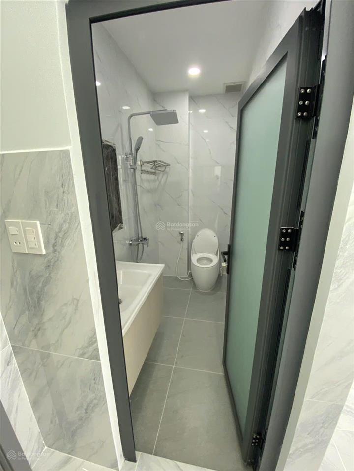 Nhà mới xây  vào ở ngay. full nội thất. shr. cc trong ngày. mua nhà đón tết!