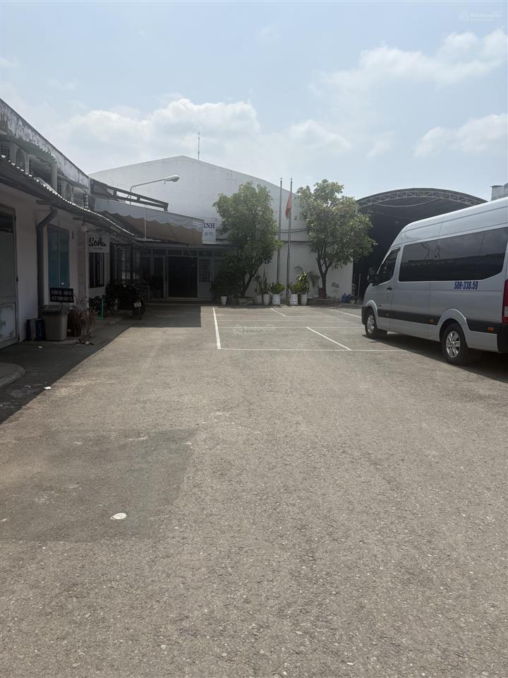 Cho thuê mặt bằng làm văn phòng,nhà kho mặt tiền đường,bảo vệ 24/7,đường xe container