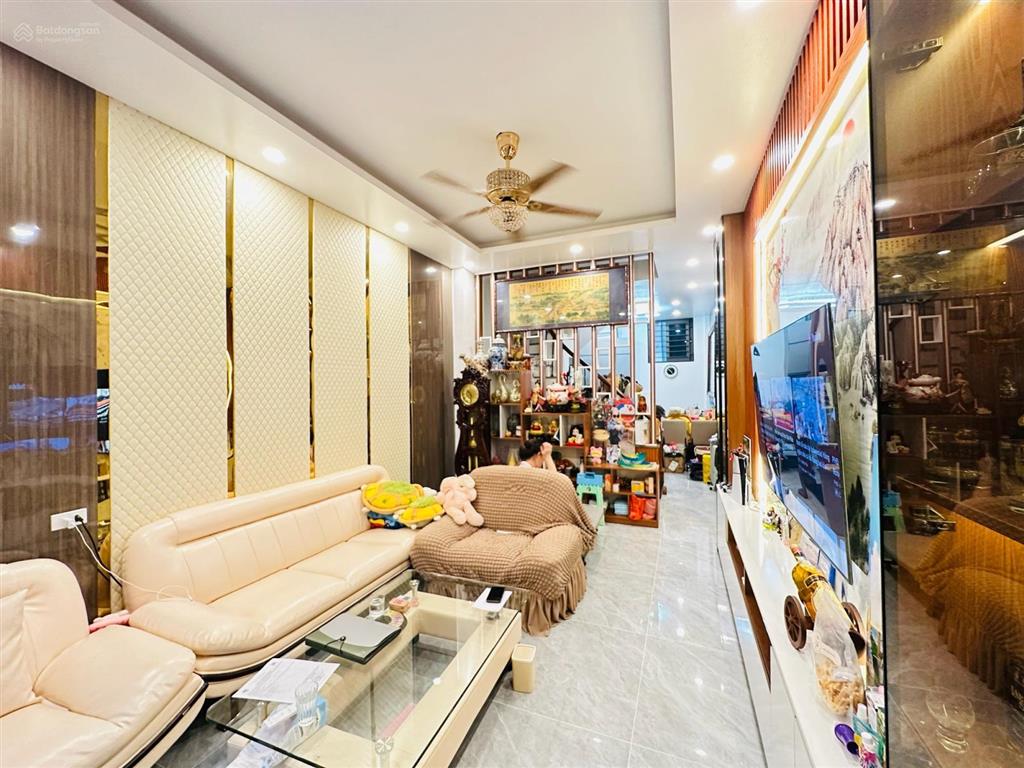 Phân lô ô tô đỗ cổng phố thái thịnh, đống đa51m x 5 tầngthoáng trước sau. giá 14 tỷ nhỉnh