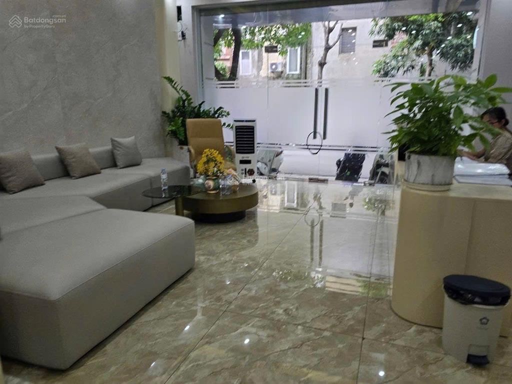 Bán nhà mặt phố lưu quang vũ, cầu giấy hai thoáng trước sau 5 tầng, mt 5.2m. giá 43 tỷ nhỉnh.
