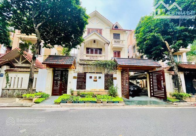 Biệt thự tây nam linh đàm thang máy + hầm 250m2. giá 65 tỷ h