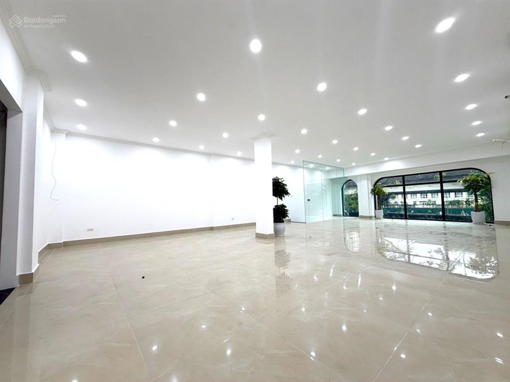 Building 7 tầng  125m mặt tiền 8m  vỉa hè rộng, kinh doanh phố linh đàm. giá 55 tỷ nhỉnh