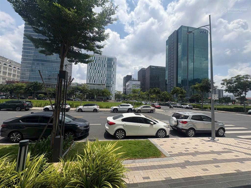Cho thuê mặt bằng đường số 10 dự án cardinal court, căn góc thoáng đẹp