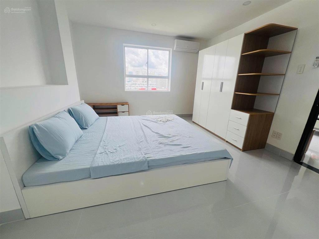 Bán căn hộ res 3 view phú mỹ hưng nhà mới đẹp
