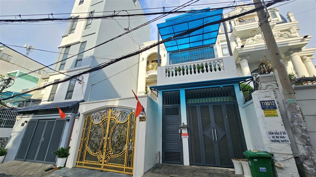 Chính chủ bán gấp tòa căn hộ 125m2 Quang Trung, Gò Vấp, 13 CHDV full nội thất, dòng tiền
