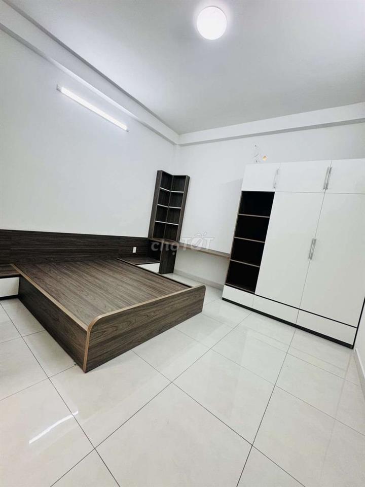 Nhà 3 Tầng 54m2 Võ Văn Hát Long Trường Hẻm Xe Hơi Full Nội Thất 5.5T
