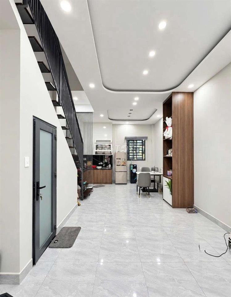 Nhà 2 Tầng 51m2 ĐS 11 Hiệp Bình Phước Hẻm Xe Hơi Ngang 4.4m 5.99Tỷ
