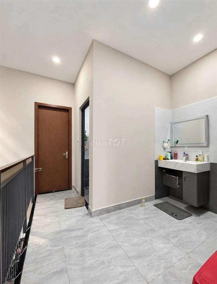 Nhà 2 Tầng 51m2 ĐS 11 Hiệp Bình Phước Hẻm Xe Hơi Ngang 4.4m 5.99Tỷ
