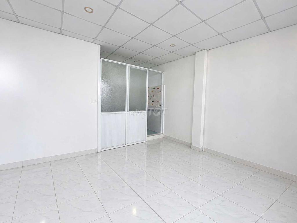 Bán nhà 3 tầng 61m2 Sử Dụng Hiệp Bình đối diện Gigamall