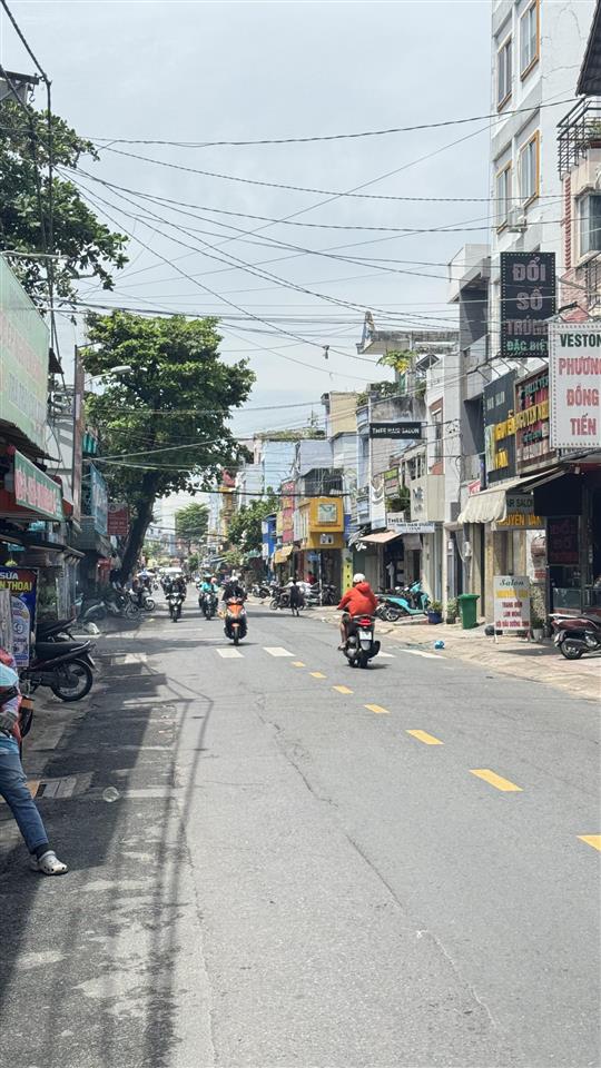 Bán nhà mặt tiền văn cao, quận tân phú, 4 tầng, 34m vuông, chỉ 5.6 tỷ